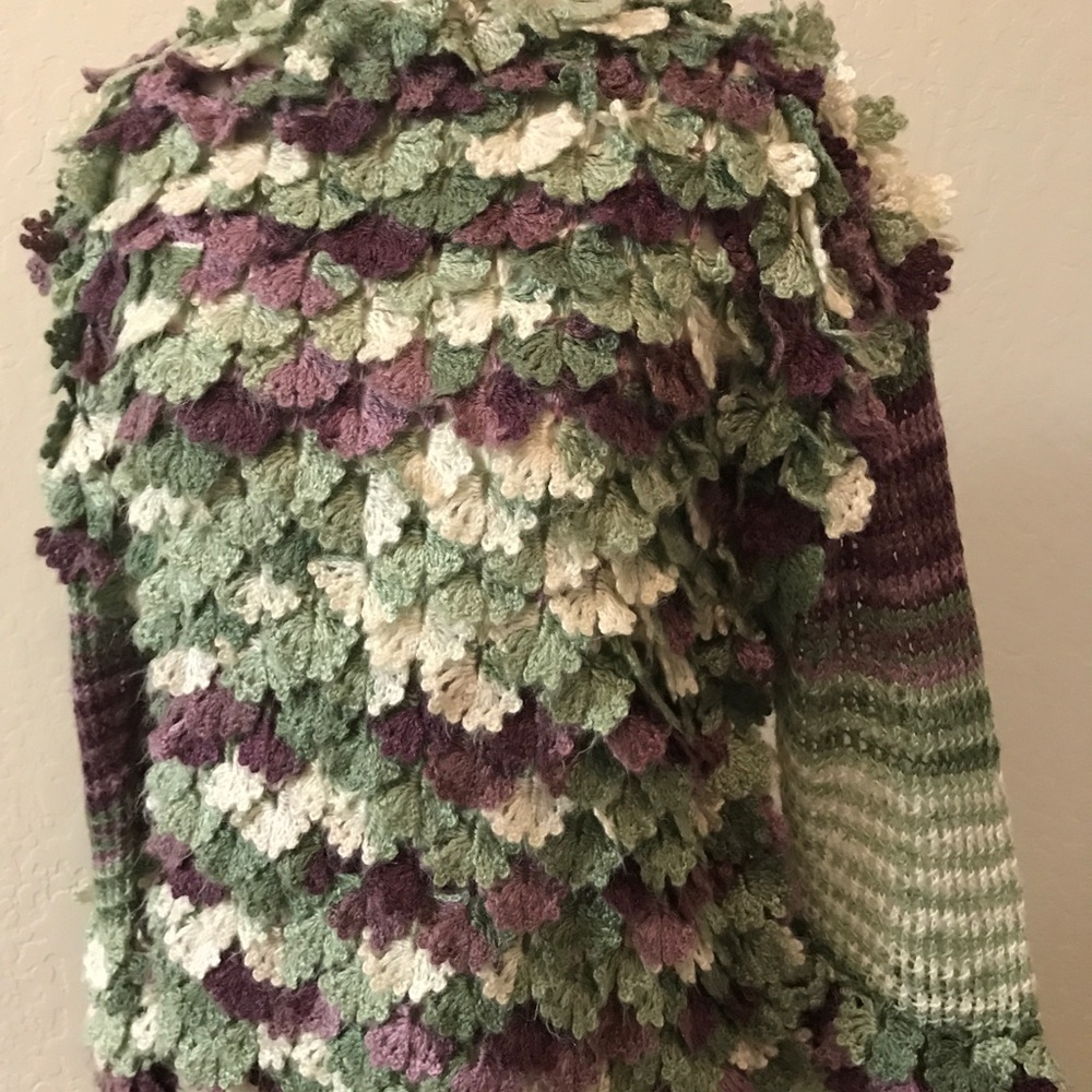 Knitting and crochet woman dresses